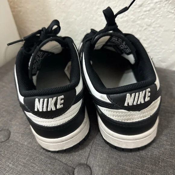 Nike panda dunks - Picture 2 of 3